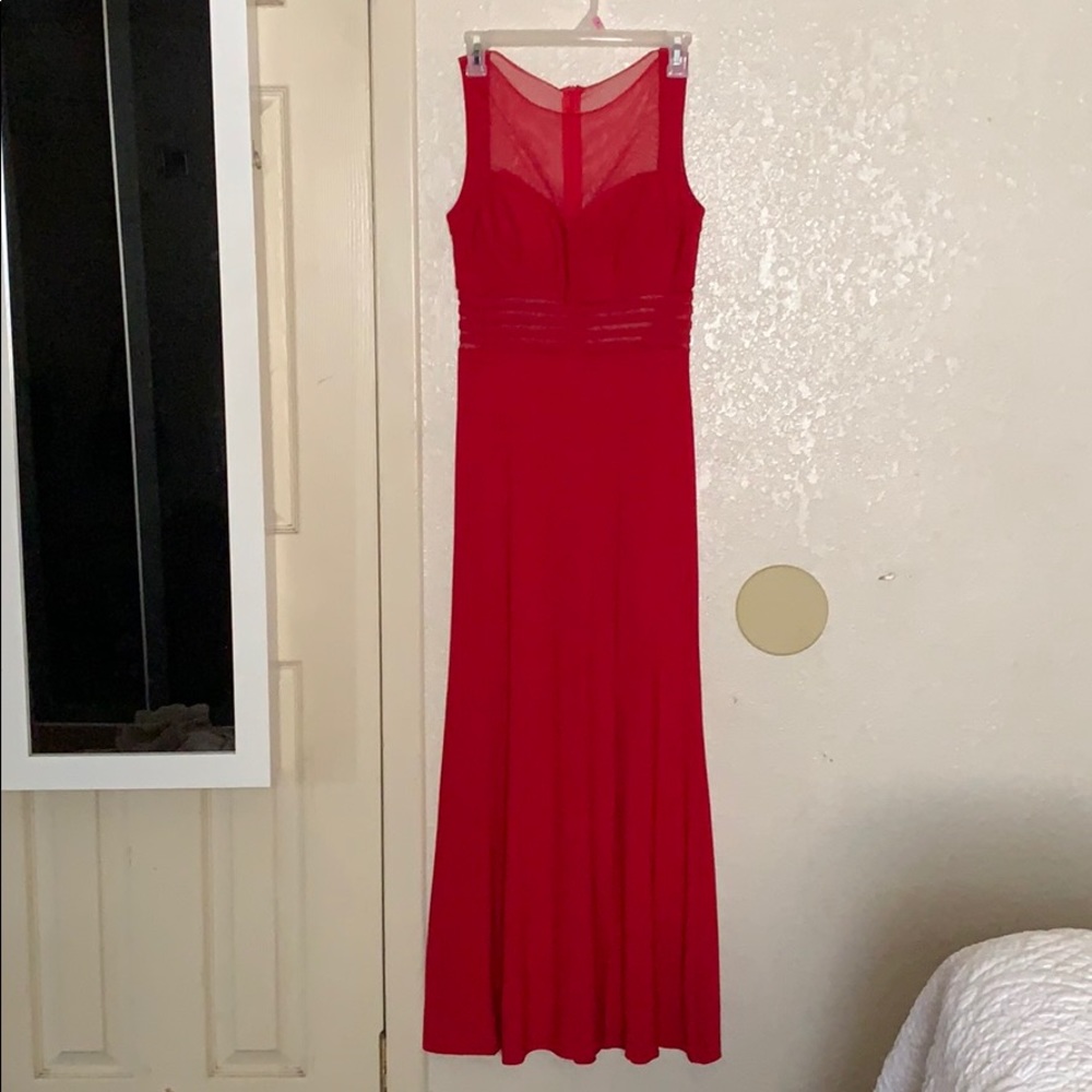 Red Dress - Picture 3 of 4
